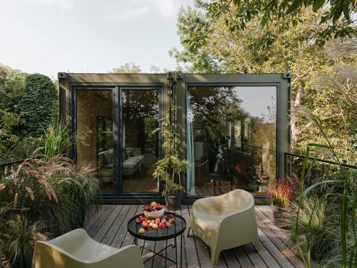 Casa prefabbricata in container: il progetto Wiercinski-Studio per lo smart working