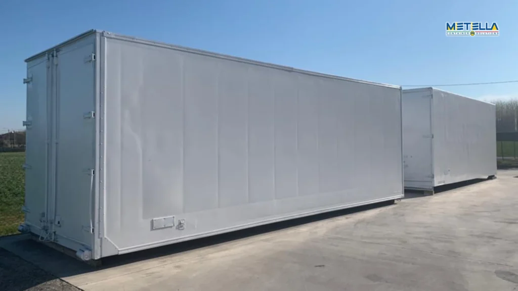 Modulo coibentato con pannellatura esterna grigia per utilizzo tecnico