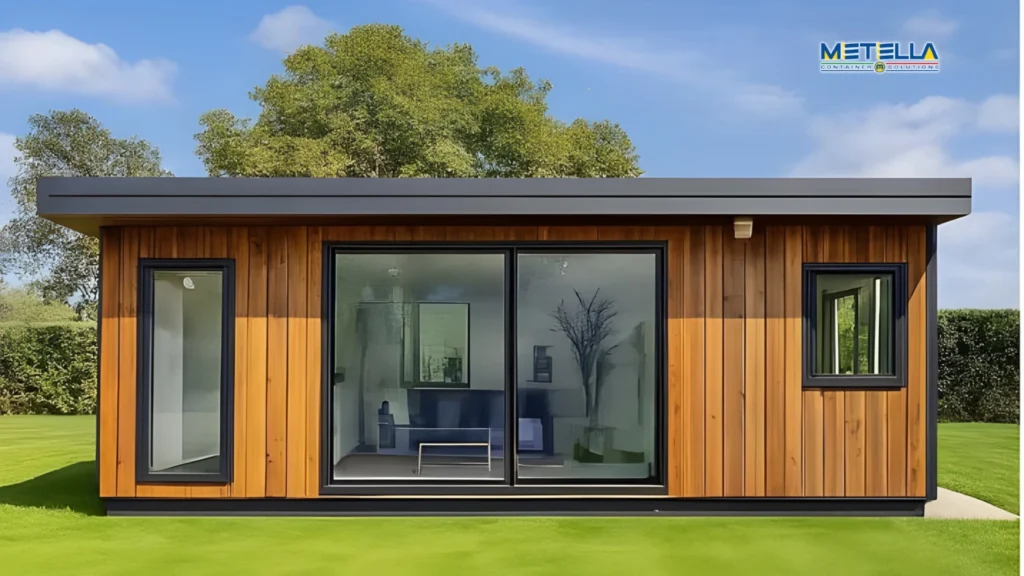 Container abitativo su misura con rivestimenti e finiture moderne