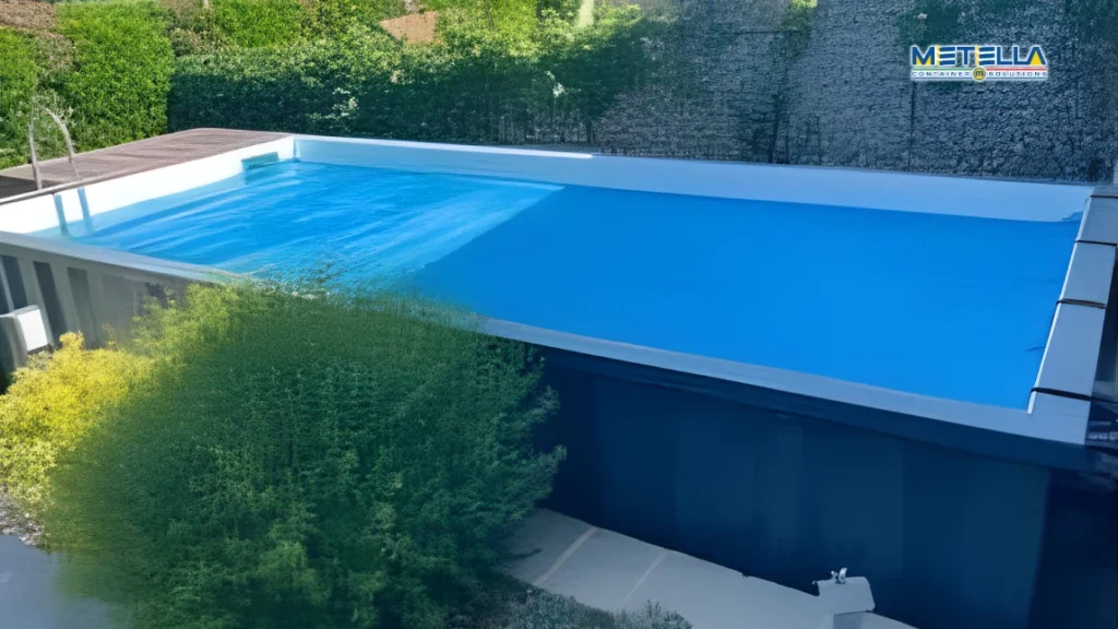 Piscina container con copertura rigida installata in area verde