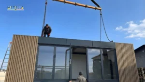 Container abitativi progettati per esperienze di soggiorno uniche in consegna tramite la nostra flotta mezzi.