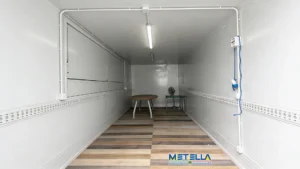 Chiosco bar in pronta consegna con apertura frontale e porta pedonale coibentato con impianto elettrico