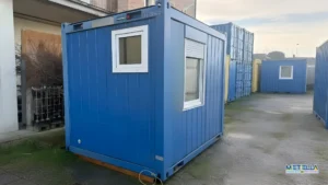 modulo ufficio in pronta consegna vista posteriore, comprendente due finestre, colore blu