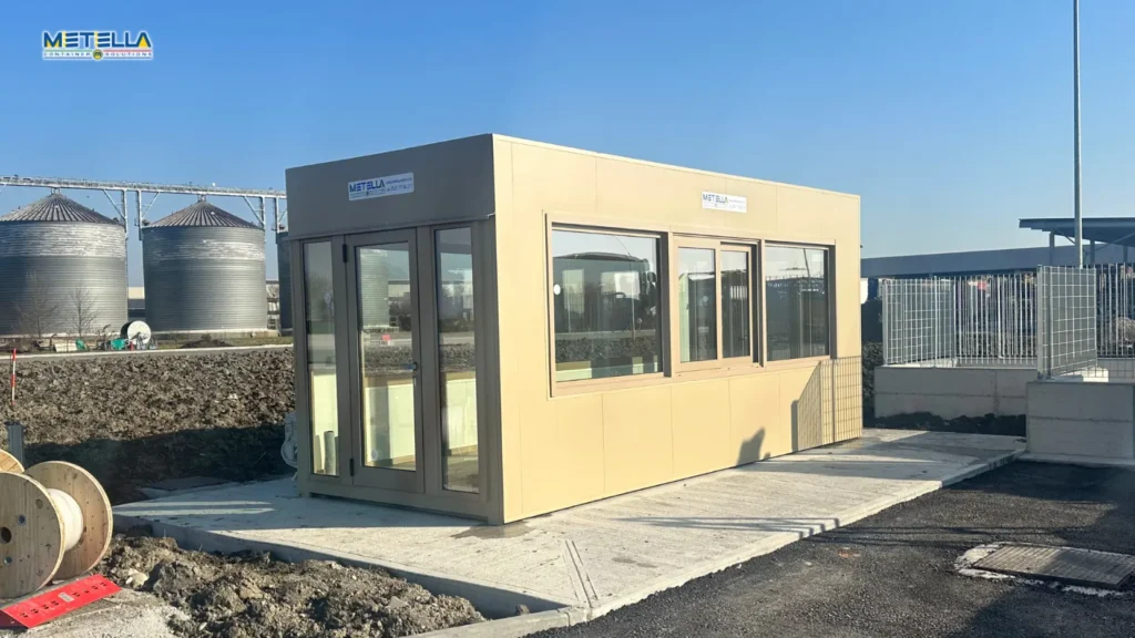 Guardiola per sorveglianza accessi in fase di trasporta e posa