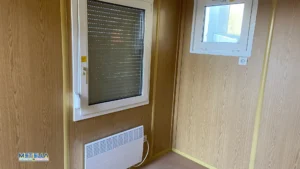 ufficio angolo interno, con doppia finestra termoconvettore, presa elettrica