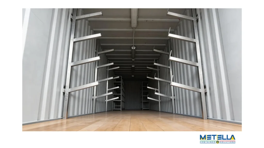box 20' ad uso magazzino completo di scaffalature e impianto elettrico