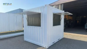 chiosco biglietteria aperto bianco 3 x 2,5 metri