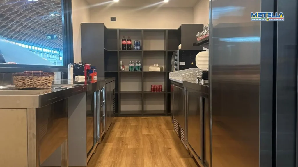 interno modulo chiosco bar con pavimento e luci da 6 metri