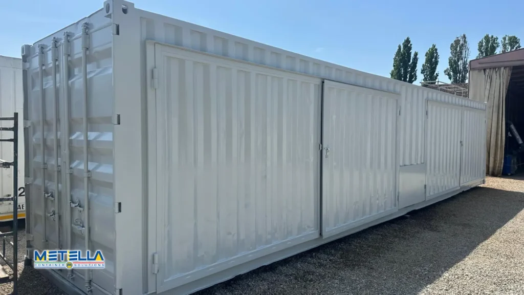 magazzino doppia portellone chiuso