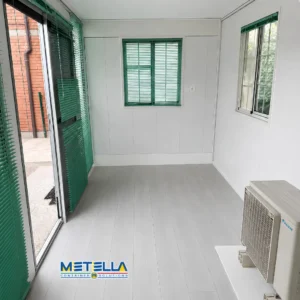 interno zona living con condizionatore modulo abitativo 20 mq