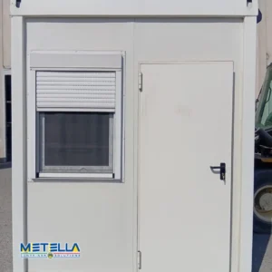 porta di ingresso con finestra